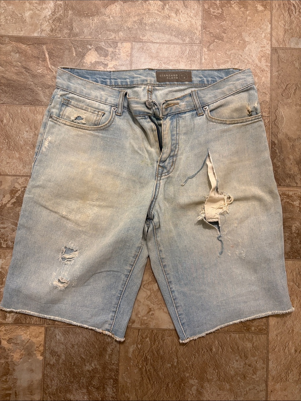 Light Wash Distressed Men’s Denim Shorts